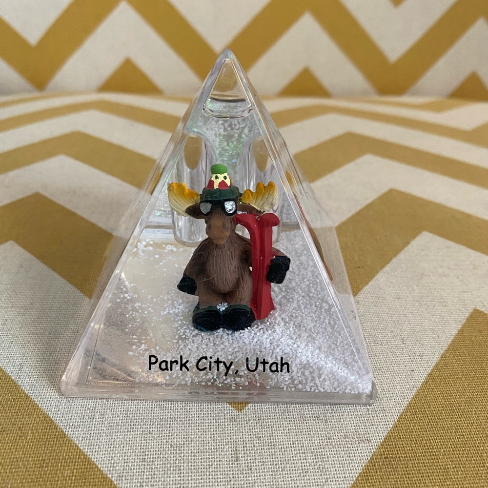 Cute moose snow globe/ pen holder